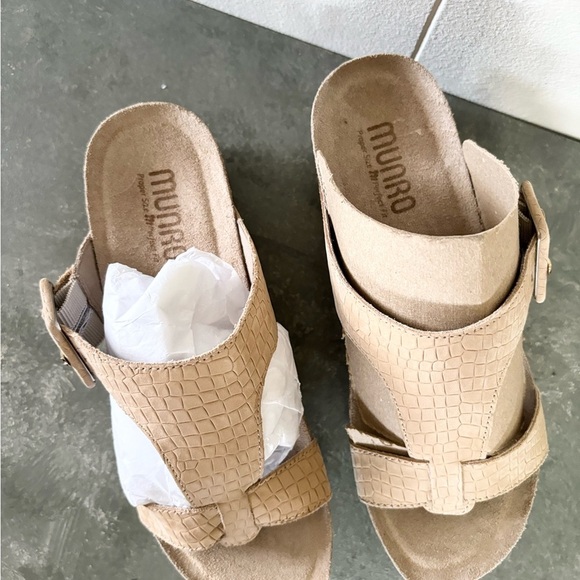 Munro Ronda T-Strap Wedge Sandal Tan Croc size 6.5WW (wide fit) - Picture 5 of 10